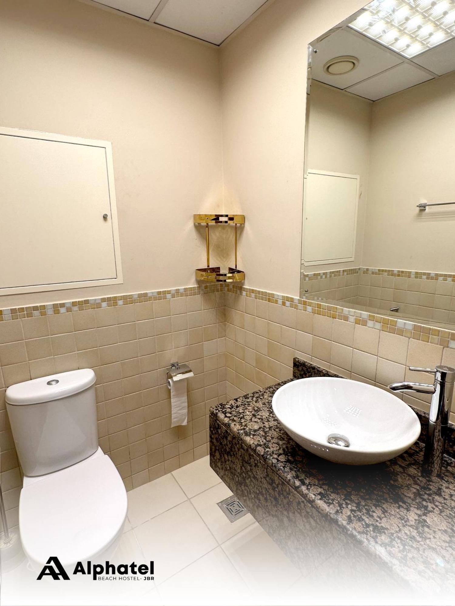 Alphatel Beach Hostel Jbr Dubai Eksteriør billede