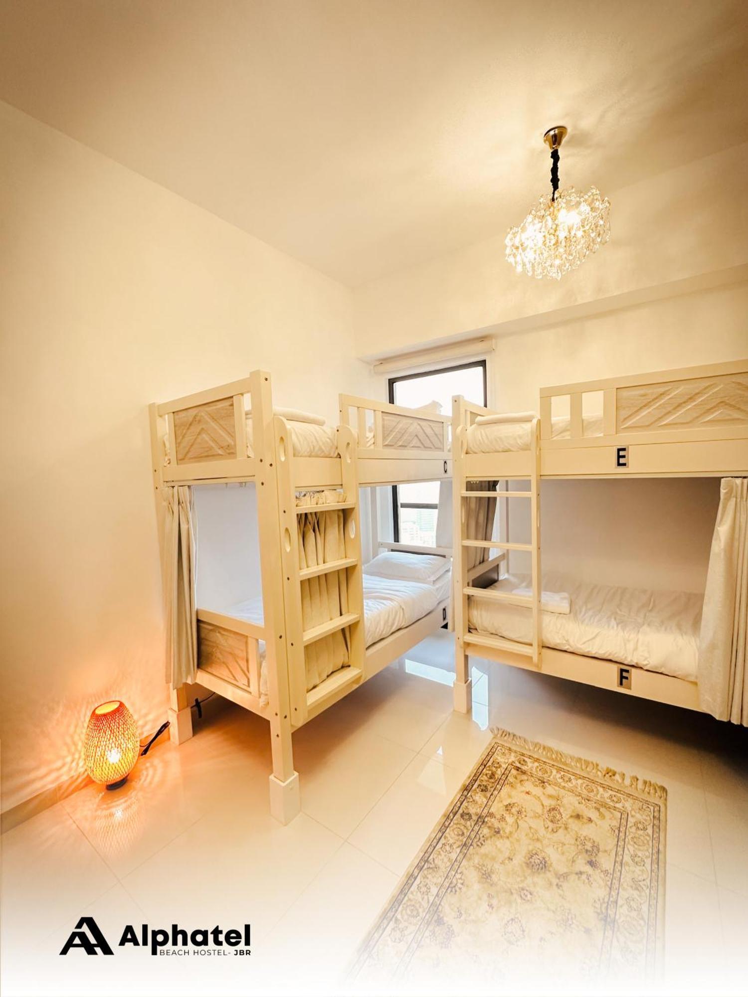 Alphatel Beach Hostel Jbr Dubai Eksteriør billede