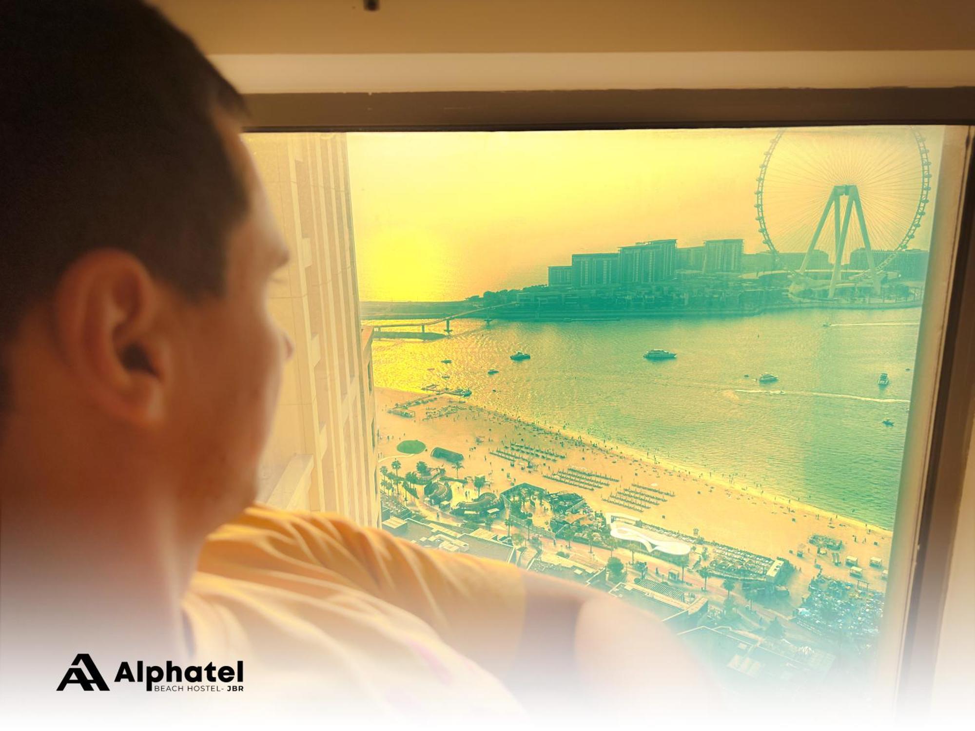 Alphatel Beach Hostel Jbr Dubai Eksteriør billede