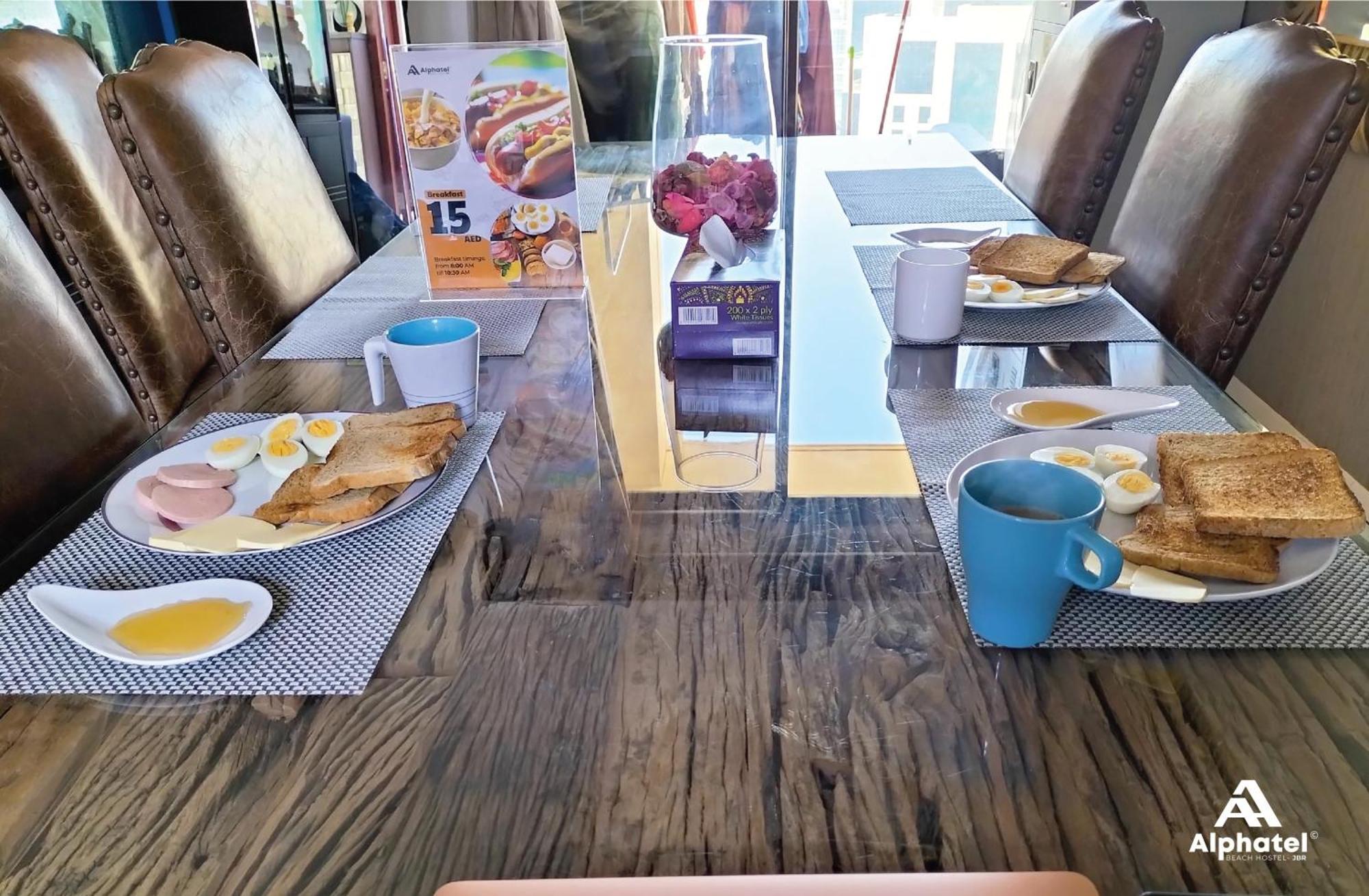 Alphatel Beach Hostel Jbr Dubai Eksteriør billede